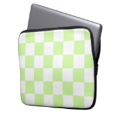 Pastel Green Checkered Gingham Pattern Laptopschutzhülle (Vorderseite Links)