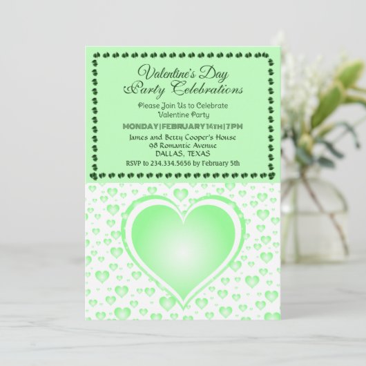 Pastel Green Raining Hearts Valentine's Day Party Einladung (Stehend Vorderseite)