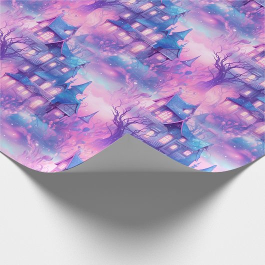 Pastel Halloween Purples and Pinks Spooky House Geschenkpapier (Ecke)