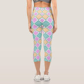  Pastel Harlequin Prism Small Diamond Pattern Capri Leggings (Rückseite)
