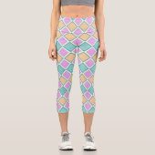  Pastel Harlequin Prism Small Diamond Pattern Capri Leggings (Vorderseite)