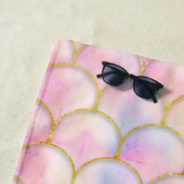 Pastel Iridescent Mermaid Scales Muster Strandtuch (Beispiel)