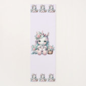 Pastel Kawaii Unicorn Doll with Flower Basket Yogamatte (Rückseite)