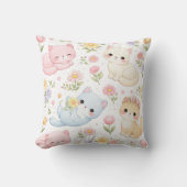 Pastel Kitten and Floral Pattern Throw Pillow Kissen (Vorderseite)