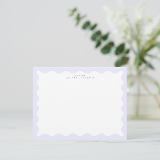 Pastel Lavender Wavy Frame Note Card Einladung (Stehend Vorderseite)