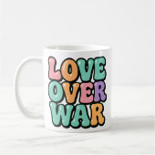 Pastel "Liebe über Krieg" Retro Peace Tasse (Links)