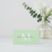 Pastel light green minimalist monogram visitenkarte (Stehend Vorderseite)