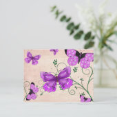 Pastel Lila Butterfliegen Postkarte (Stehend Vorderseite)