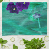 Pastel Lila Green Stiefmütterchen Stilisiert Geschirrtuch (Gefaltet)