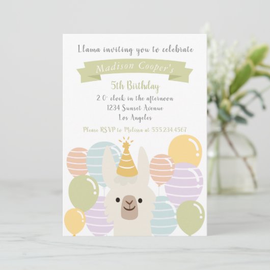 Pastel Llama und Balloons Geburtstag Einladung (Stehend Vorderseite)
