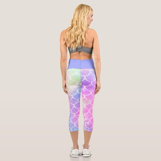 Pastel Mermaid Scales Capri Leggings (Rückseite)