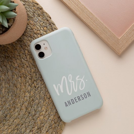 Pastel Mint New Mrs Last Name Bride iPhone 16 Hülle