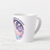 Pastel Moonlit Night - Dreamy Crescent Moon Milchtasse (Rechte Ecke)