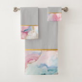 PASTEL OCEAN MARBLE GOLD GRAU BADEZIMMER TOWEL SET (Insitu)