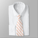 Pastel Orange Peach Streifen Solid Color Men Krawatte<br><div class="desc">Schöne,  helle Feder pastellfarben orange gestreift. Minimalistische,  moderne,  schicke,  pastellfarbene Ästhetik in zarter orangefarbener Vollfarbe. Pastellorange Wohngestaltung,  pastellfarbene,  orangefarbene Dekoration,  pastellfarbene Küche,  orangefarbene Pastelltöne. Pastel orange Frühling Sommer Männer Nacken Krawatte. Klassische,  Vintage Retro-Pastellfarben mit orangefarbenen Minzen und weißen Streifen,  trendige Sommersonnenschirme.</div>