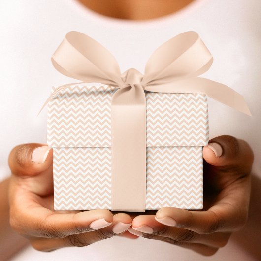 Pastel Orange & White Zickzack Stripe Babydusche Geschenkpapier