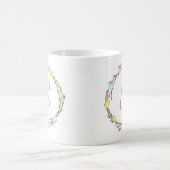 Pastel-Oster-Weidenkranz mit violettem Monogramm Kaffeetasse (Mittel)