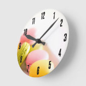 Pastel Pastry Koch French Macaron Runde Wanduhr (Winkel)