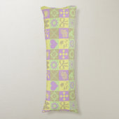 Pastel Patchwork Motif Muster Seitenschläferkissen (Vorderseite Vertikal)