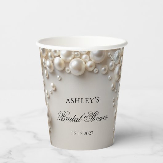 Pastel Pearls Elegantes Brautparty Pappbecher (Rückseite)