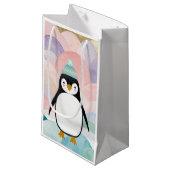 Pastel Penguin Peak Kleine Geschenktüte (Vorderseite Schrägansicht)