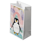 Pastel Penguin Peak Kleine Geschenktüte (Rückseite Schrägansicht)