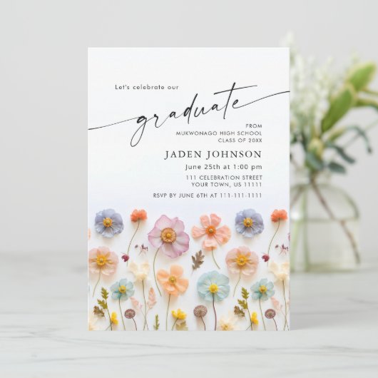 Pastel Pink Boho Wildblume Graduation Party Foto Einladung (Stehend Vorderseite)