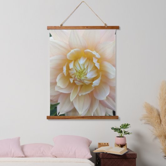 Pastel Pink Dahlia Bloom Floral Wandteppich Mit Holzrahmen (Schlafzimmer)