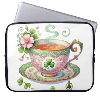 PASTEL PINK & GREEN IRISH CUP VON TEE & KLEEBLATTS LAPTOPSCHUTZHÜLLE