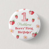 Pastel Pink & Red Berry First Strawberry Birthday Button (Vorderseite)