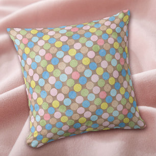 Pastel Polka Dots auf Brown Kissen