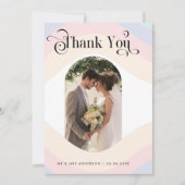 Pastel Rainbow Arch Foto & Retro Script Wedding Dankeskarte (Vorderseite)