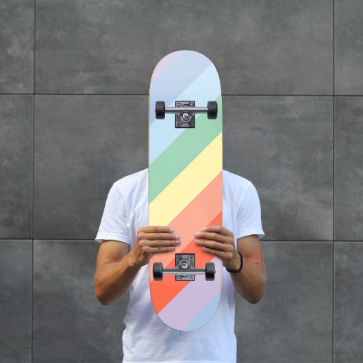 Pastel Rainbow Diagonal Streifen Skateboard