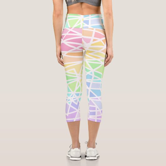 Pastel Rainbow Geometric Capri Leggings (Rückseite)