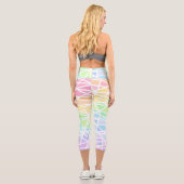 Pastel Rainbow Geometric Capri Leggings (Rückseite)