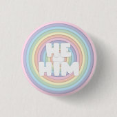 Pastel Rainbow He/Him Pronouns Button (Vorderseite)
