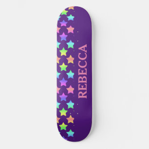 Pastel Rainbow Ombre Stars auf Lila Hintergrund Skateboard