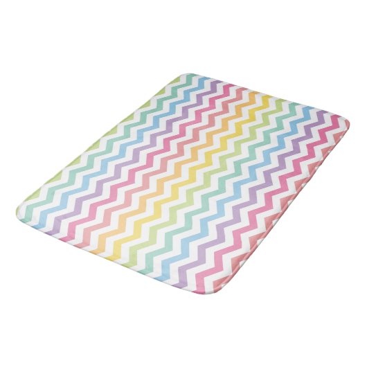 Pastel Rainbow Zickzack Muster Badematte (Schrägansicht)