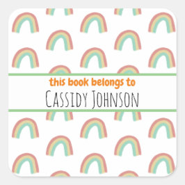 Pastel Regenbogen dieses Buch gehört Kindern Buchz Quadratischer Aufkleber