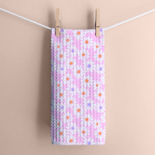 Pastel Retro Daisy Florals auf hellrosa Geschirrtuch