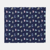 Pastel Sailboat Pattern in Midnight Blue Fleecedecke (Vorderseite (Horizontal))