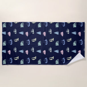 Pastel Sailboat Pattern in Midnight Blue Strandtuch
