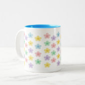 Pastel Smiley Flower Pattern – Cute Gingham  Zweifarbige Tasse (Vorderseite Links)