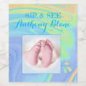Pastel Spiral Welcome Baby Boy "Sip & See" Party Weinetikett (Einzelnes Label)