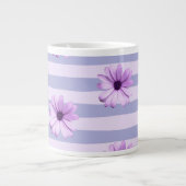 Pastel stripes pattern with Daisies Jumbo-Tasse (Vorderseite)