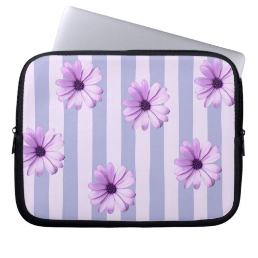 Pastel stripes pattern with Daisies Laptopschutzhülle (Vorderseite)