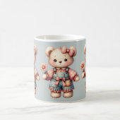 Pastel Teddy Bear Holding Blume Tragen Overalls Kaffeetasse (Mittel)