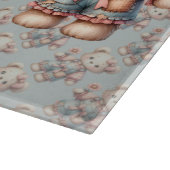 Pastel Teddy Bear Holding Blume Tragen Overalls Schneidebrett (Ecke)