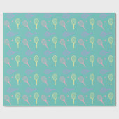 Pastel Tennis Rackets mit Tennisball auf Grün Geschenkpapier (Flach)