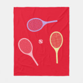 Pastel Tennis Rackets mit Tennisball auf Rot Fleecedecke (Vorderseite)